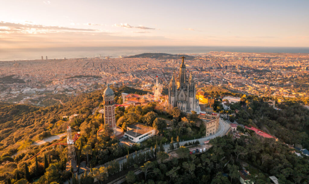 Widok z lotu ptaka na Barcelonę - Hiszpania