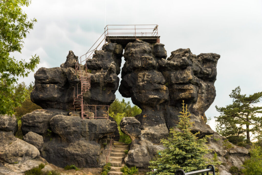 Skała Toepfera w górach Żytawskich Niemcy