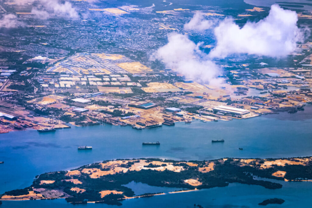 Widok na wybrzeże Cieśniny Malakka