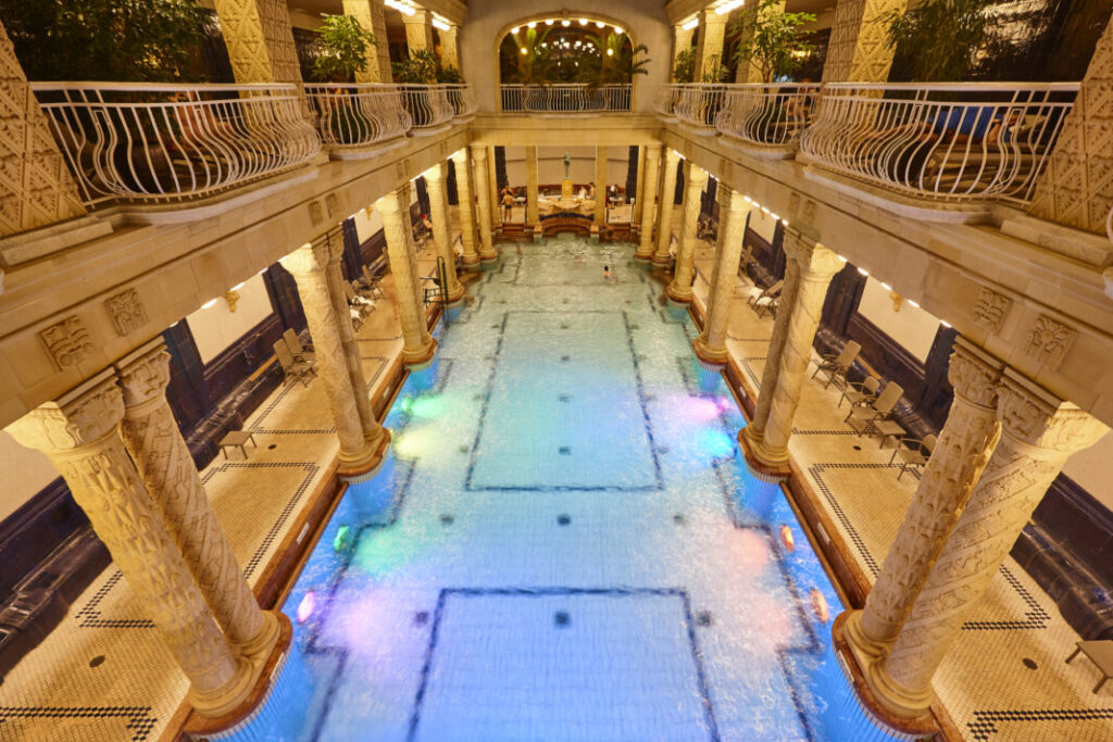 Kąpielisko termalne Gellert w Budapeszcie - Węgry