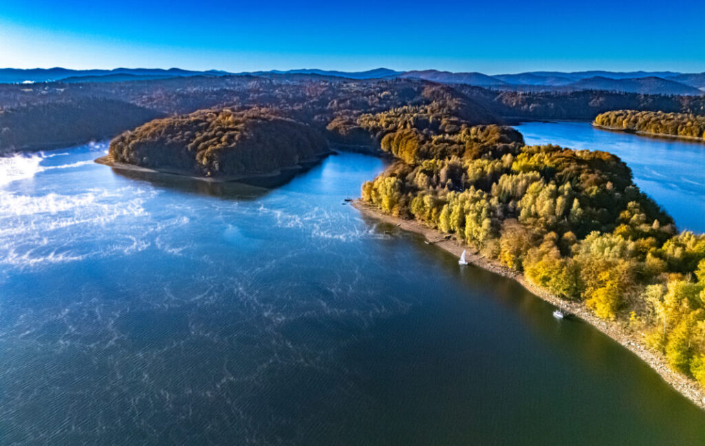 Jezioro Solina w Bieszczadach - Polska