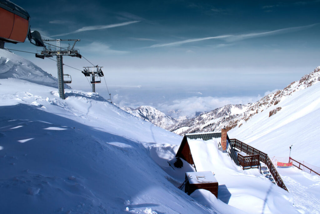 Ośrodek narciarski Shymbulak w górach Ałmaty w Kazachstanie