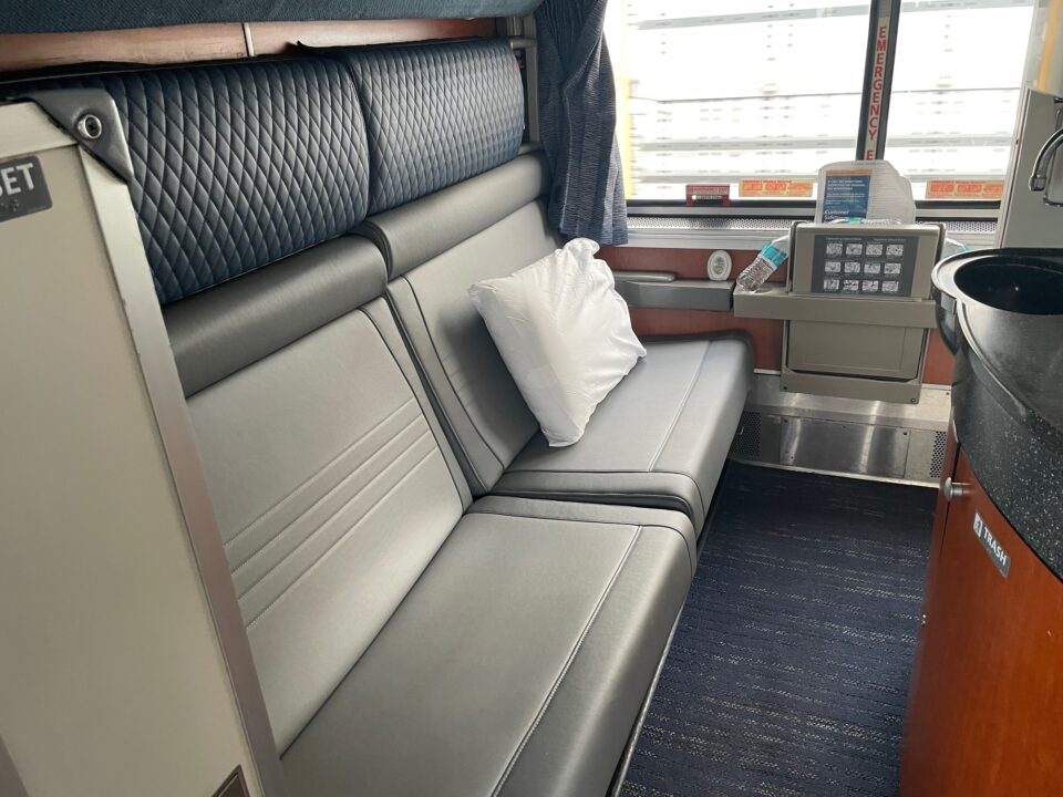 Przedział sypialny w pociągu Amtrak