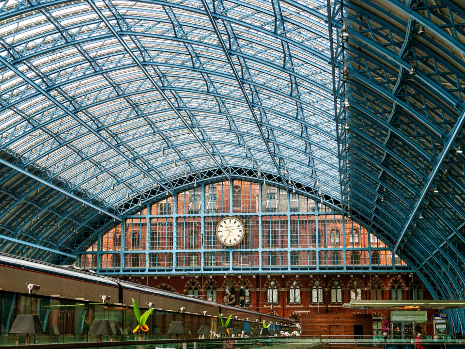 Peron Eurostar na dworcu kolejowym St Pancras International w Londynie