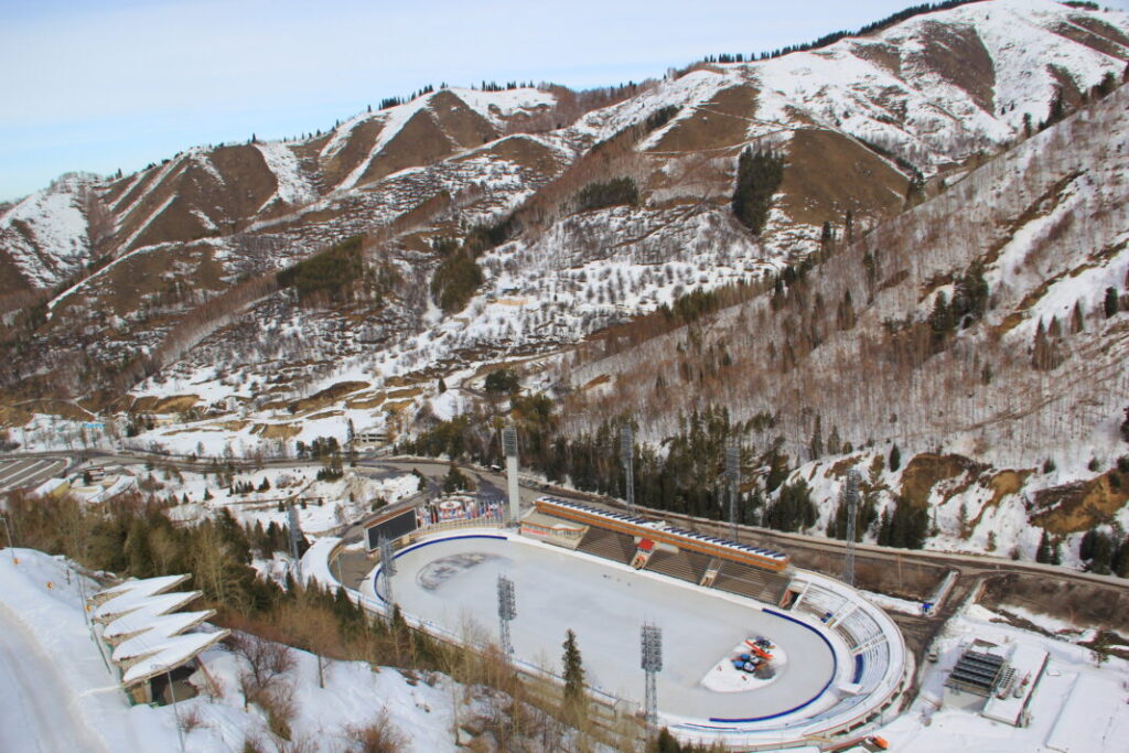 Lodowisko Medeo w górach Ałmaty