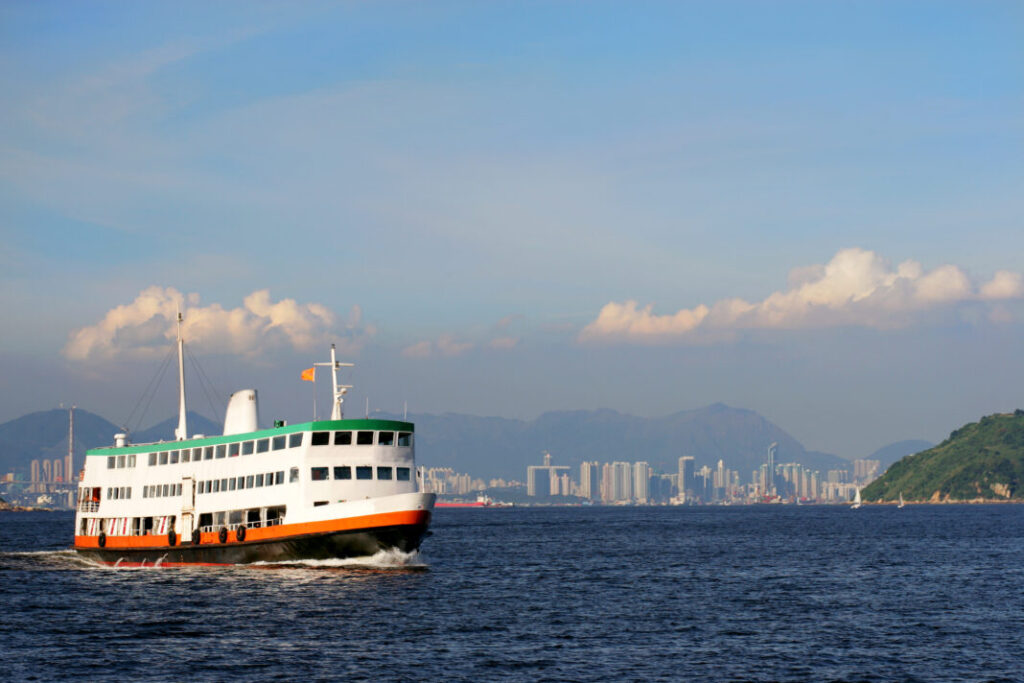 Prom w okolicach Hong Kongu (zdjęcie poglądowe)